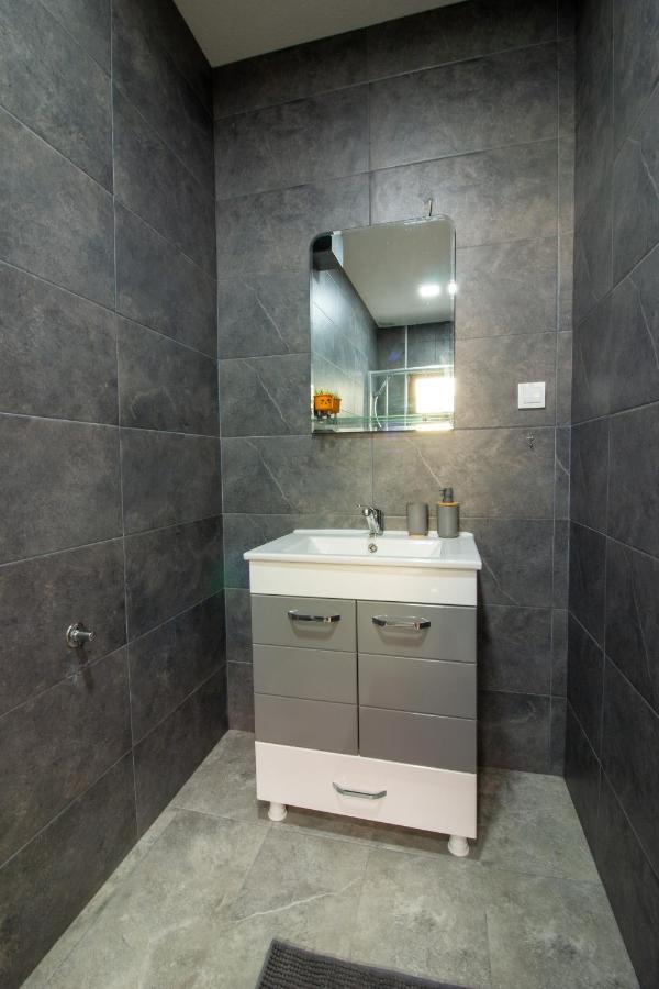 City Gate Apartment Ohrid Buitenkant foto